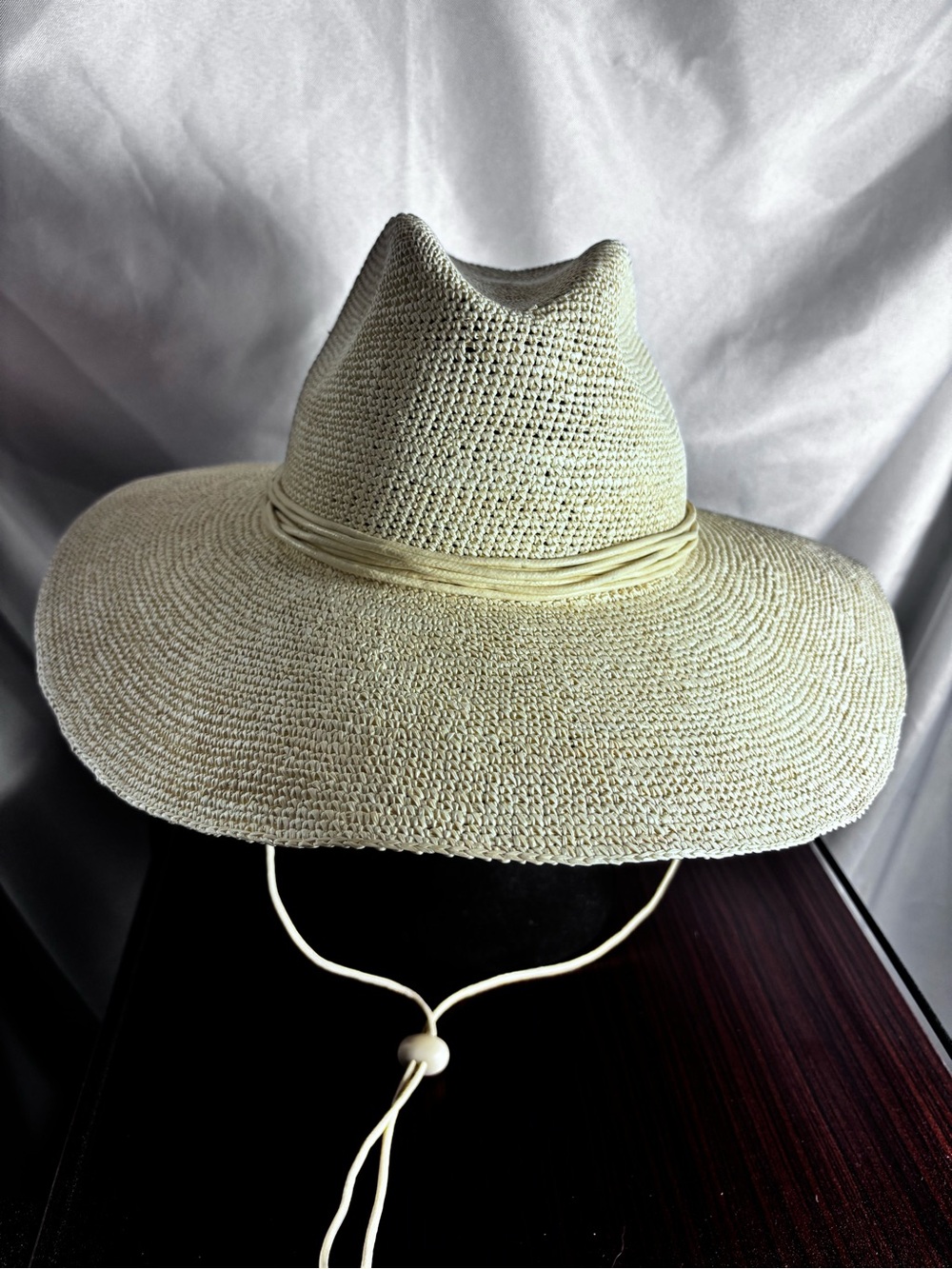 Men’s Cream Straw Fedora with Adjustable Chin Cord